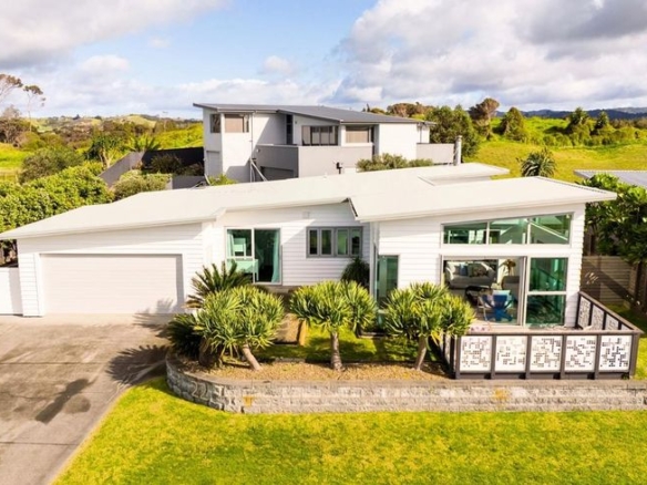 22 Mangatawhiri Road, Omaha